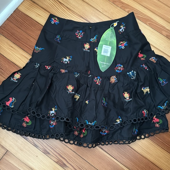 FARM RIO SIZE XS ZODIAC CROSS STICTH MIN SKIRT NWT - Picture 2 of 3